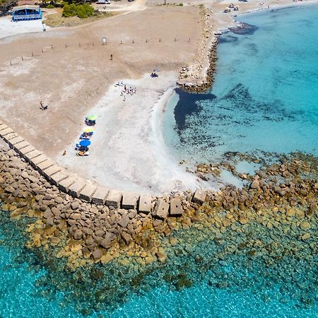 Rustico Porto Pino 30 Mt Dalla Spiaggia Exterior photo